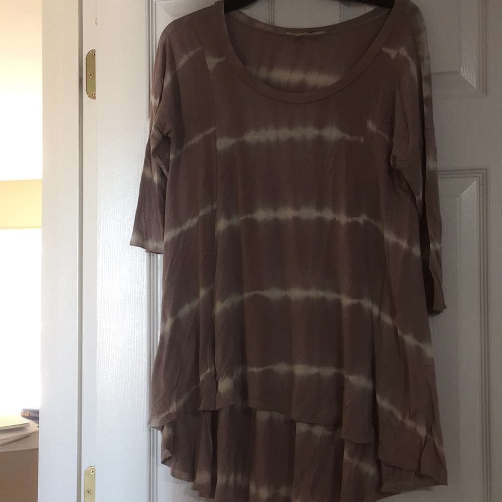 beige top